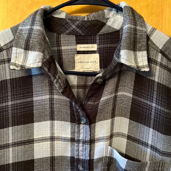 American Eagle 🦅 Amazingly Soft boyfriend fit plaid shirt size medium - Picture 2 of 11